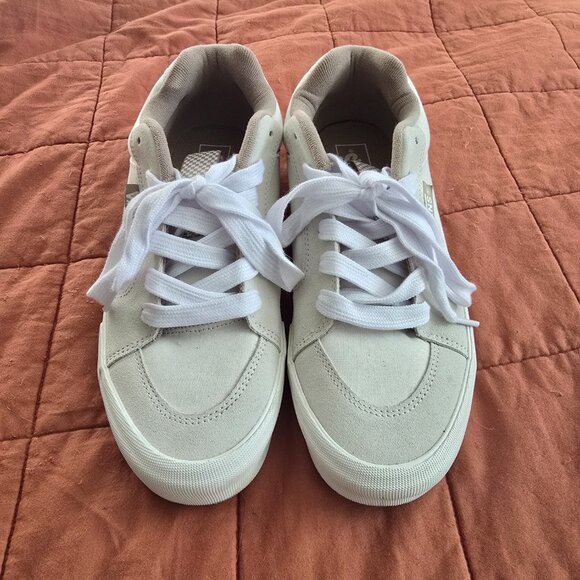 Vans Low Top Skate Shoes in White - Picture 3 of 5
